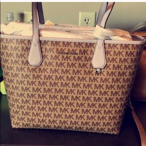 Michael Kors purse